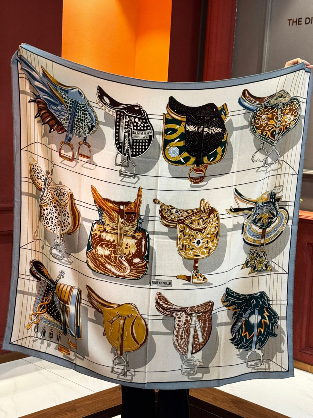 HERMES HERMES 25S SCARF 140 IN SILK CASERE 989488