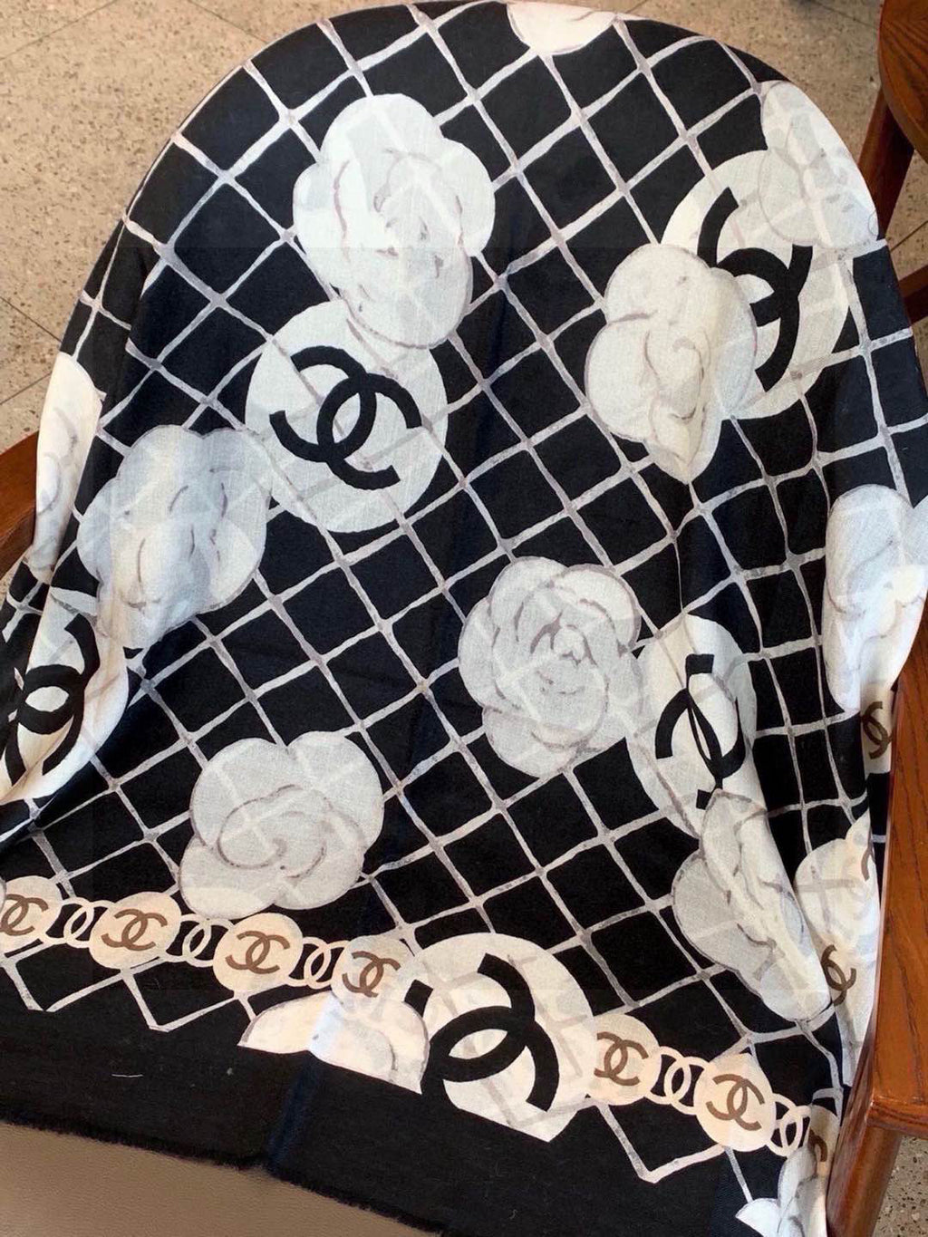 HERMES HERMES 25S SCARF 200 IN SILK 724721