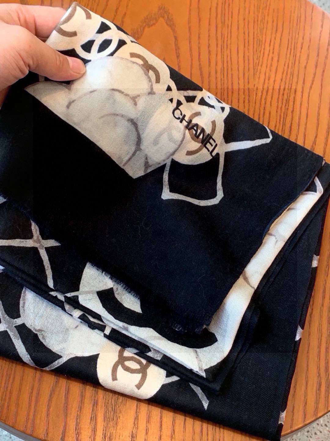HERMES HERMES 25S SCARF 200 IN SILK 724721