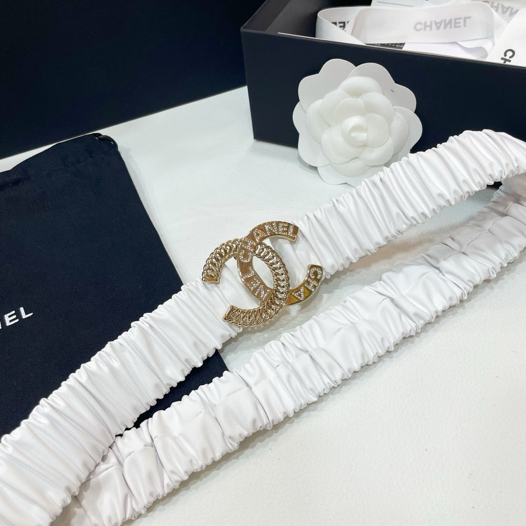 CHANEL DOUBLE 30MM STRETCH BELT IN WHITE CALFSKIN GOLD CHAIN BUCKLE CRYSTAL LOGO