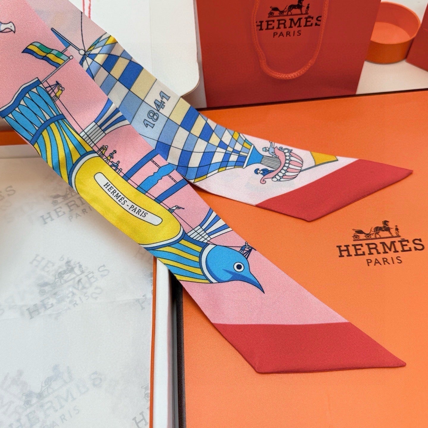 HERMES HERMES 25S NECKERCHIEF 86 IN SILK 991548