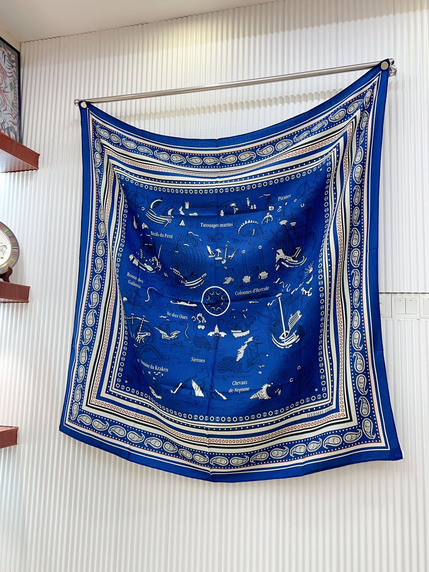 HERMES TATOUAGES MARINS BANDANA SHAWL 135 CM COLORFUL 385443
