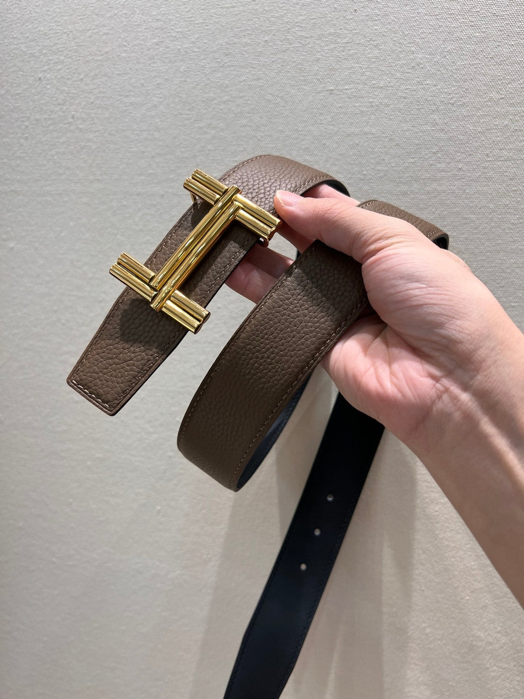 HERMES TRAVERSE BELT BUCKLE & REVERSIBLE COFFEE BROWN AND BLACK LEATHER STRAP 38 MM GOLD HARDWARE