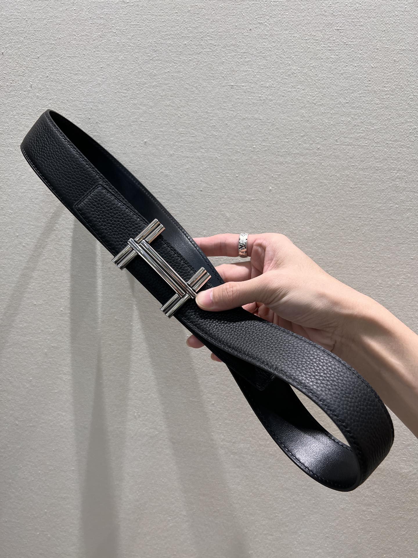 HERMES TRAVERSE BELT BUCKLE & REVERSIBLE BLACK LEATHER STRAP 38 MM SILVER HARDWARE