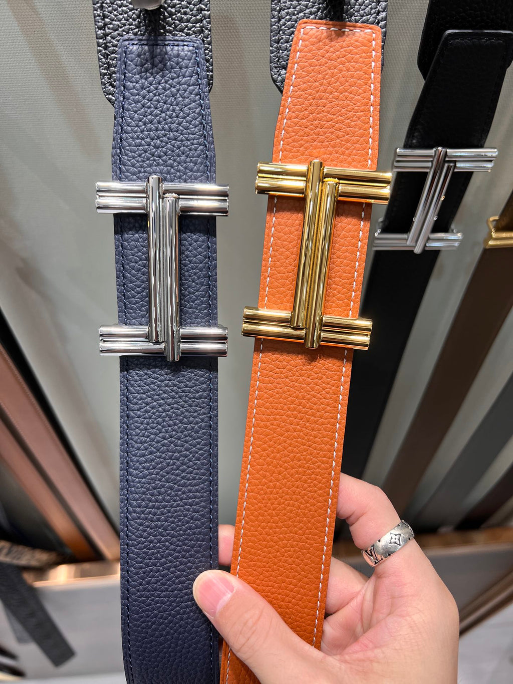 HERMES TRAVERSE BELT BUCKLE & REVERSIBLE NAVY BLUE LEATHER STRAP 38 MM SILVER HARDWARE