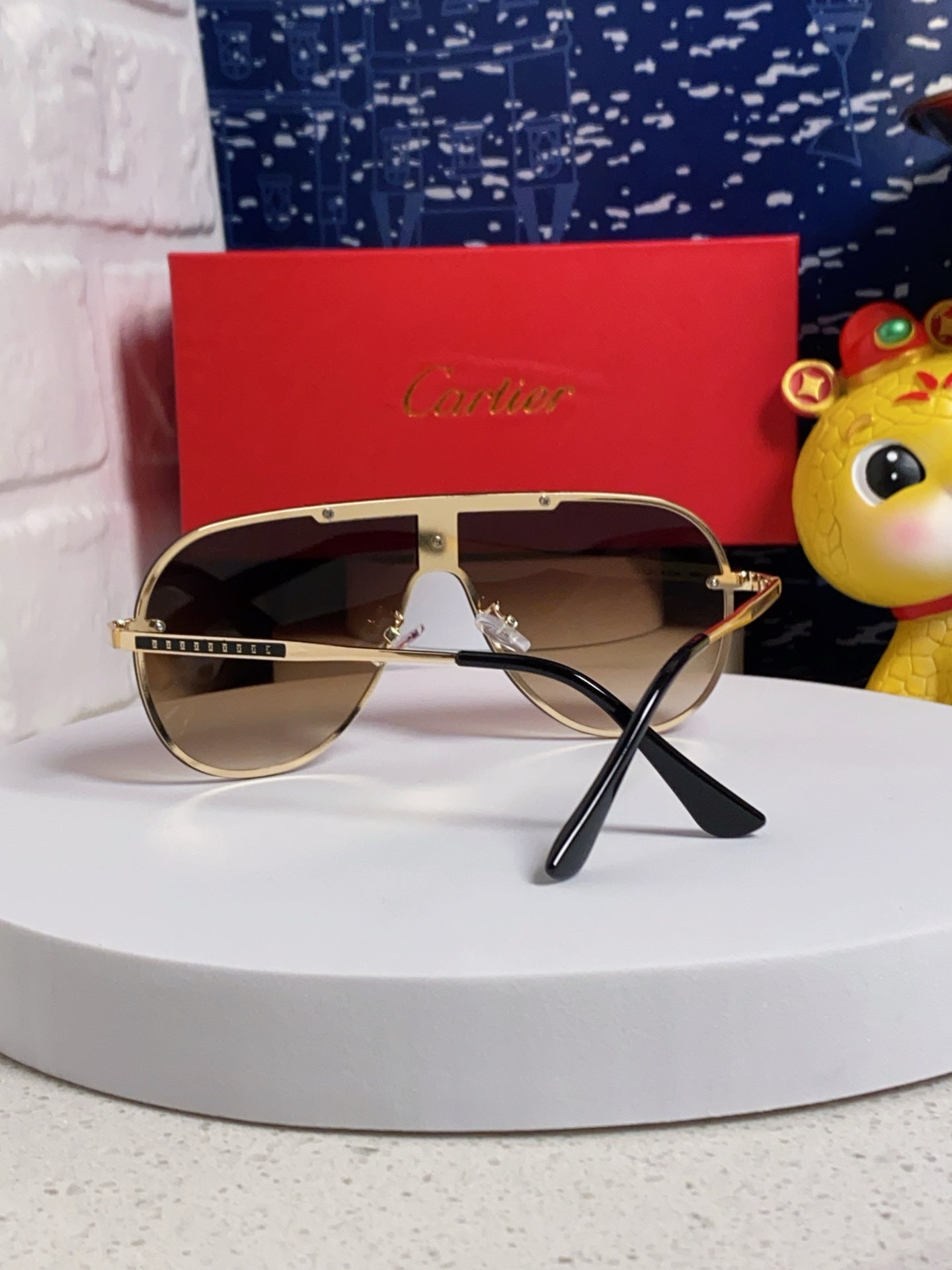 SIGNATURE AVIATOR FRAME SUNGLASSES 563238 IN METAL