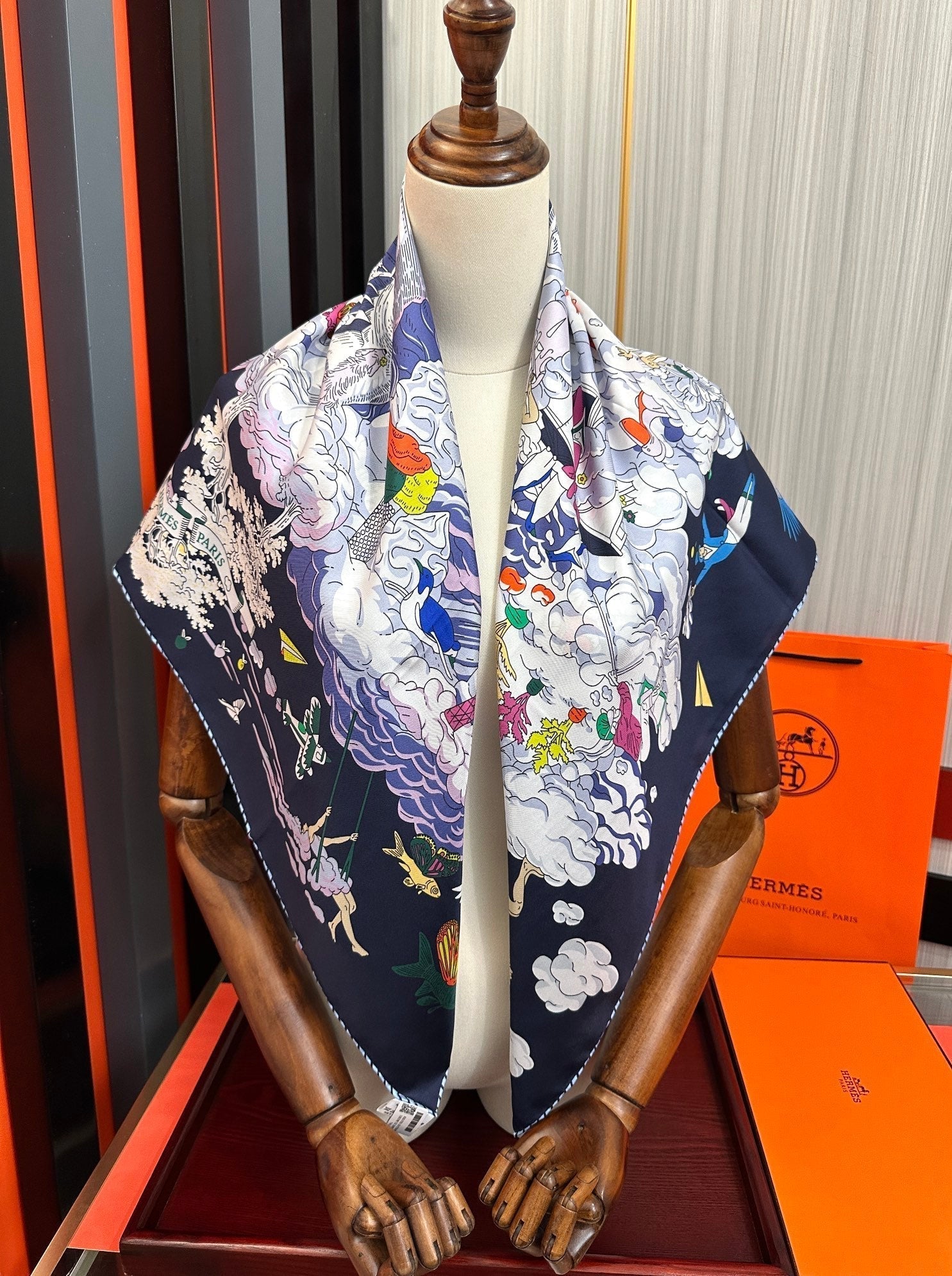 HERMES HERMES 25S SCARF 90 IN SILK 724701