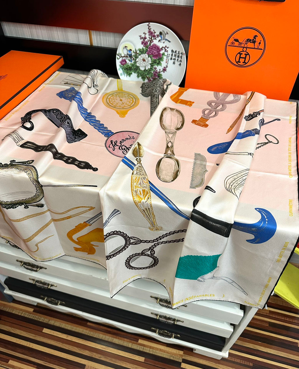 HERMES HERMES 25S SCARF 90 IN SILK 005