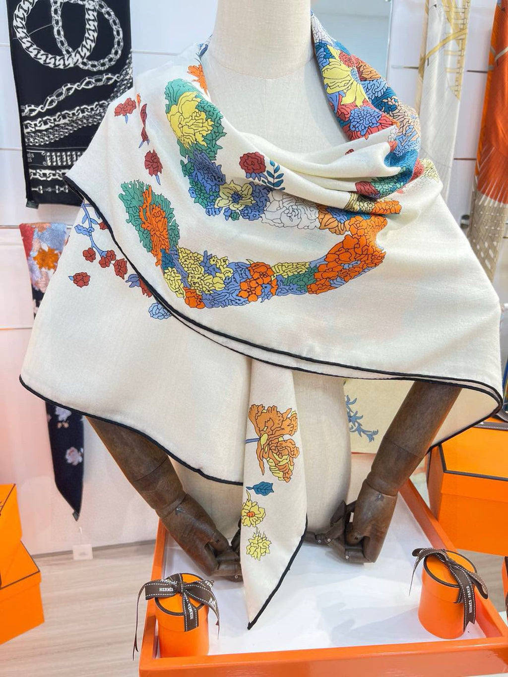 HERMES HERMES 25S SCARF 140 IN SILK 724766